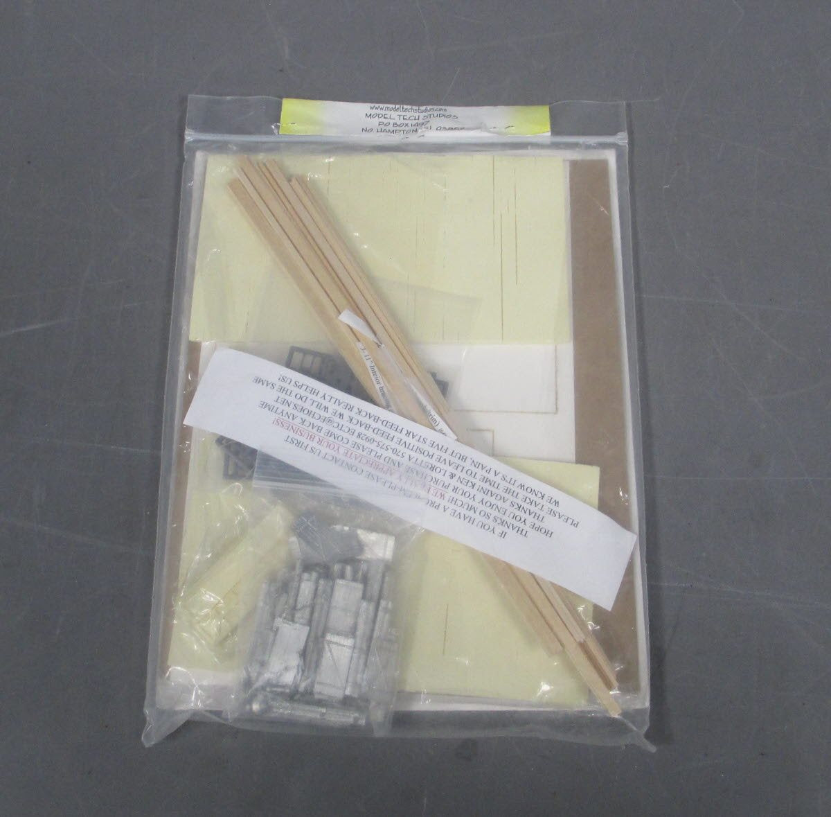 Model Tech Studios 50074 HO Scale Peerless Wharf Outfitters Kit