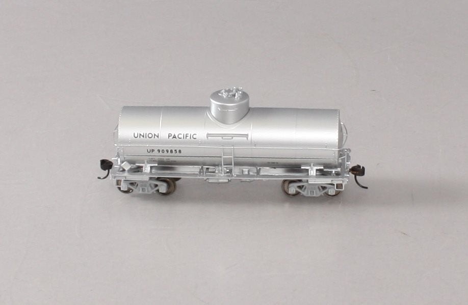 Walthers 932-42205 HO Union Pacific 10,000 Gallon Insulated Tank Car #909858 LN/Box