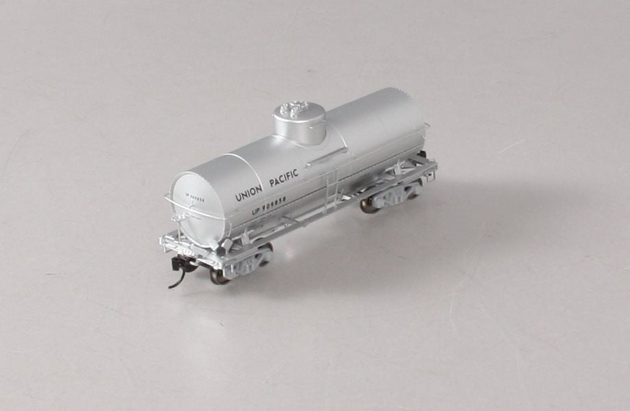 Walthers 932-42205 HO Union Pacific 10,000 Gallon Insulated Tank Car #909858 LN/Box