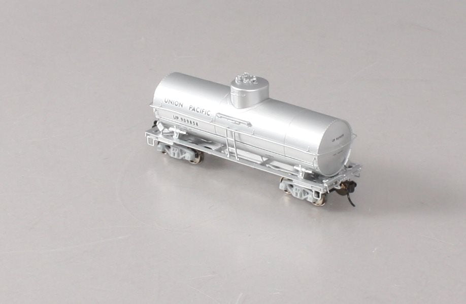 Walthers 932-42205 HO Union Pacific 10,000 Gallon Insulated Tank Car #909858 LN/Box