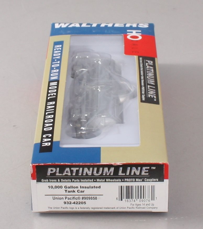 Walthers 932-42205 HO Union Pacific 10,000 Gallon Insulated Tank Car #909858 LN/Box