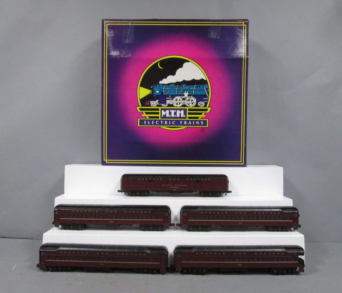 MTH 20-4004 O Gauge Norfolk & Western 70' Madison Passenger Car Set (Set of 5) EX/Box