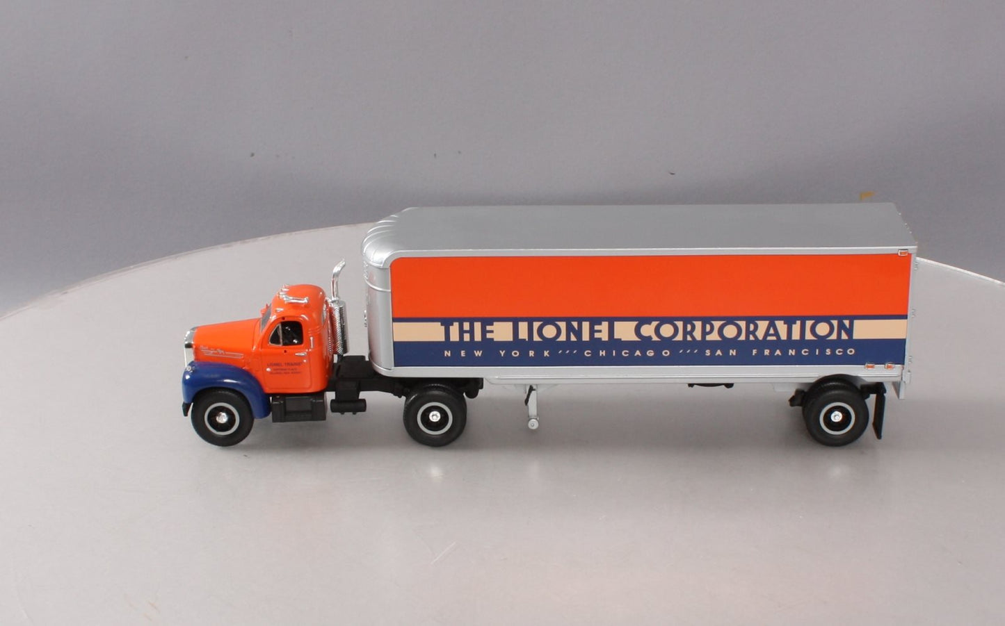 Eastwood Automobilia 19-0116 1:34 Diecast 1960 B-61 Mack Tractor & Trailer LN/Box