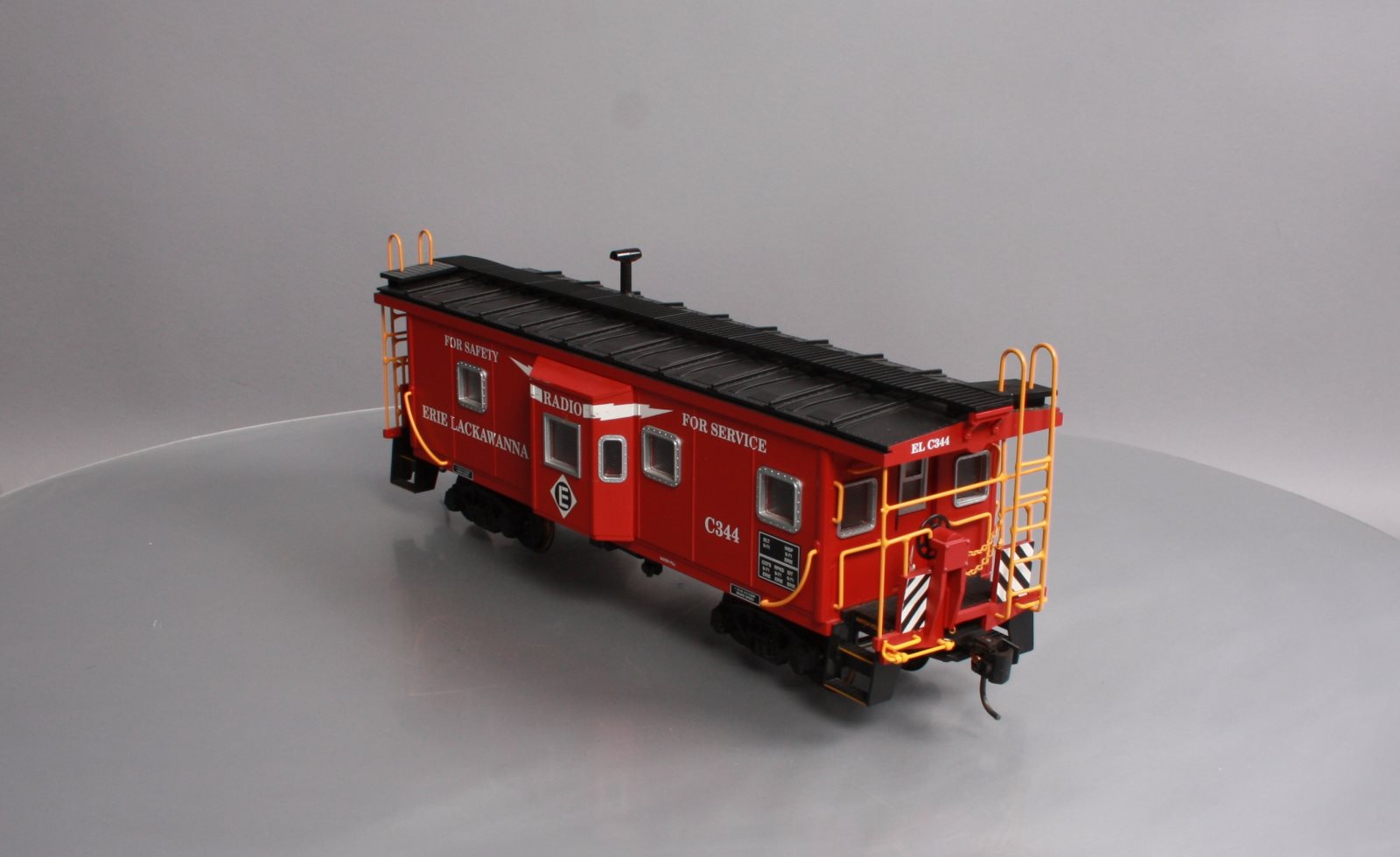 USA Trains 12060 G Erie Lackawanna Bay Window Caboose (Metal Wheels) LN/Box