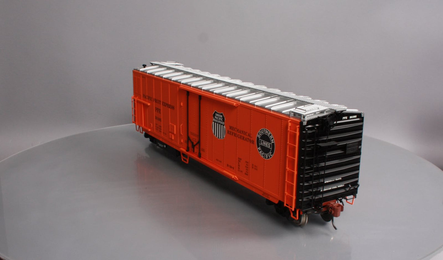 USA Trains R16708 G Pacific Fruit Express 50' Mechanical Refrigerator Car