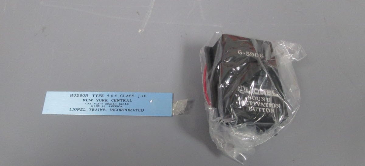 Lionel 6-18005 O NYC 4-6-4 700E Hudson Steam & Tender #5340 w/ Display Case NIB