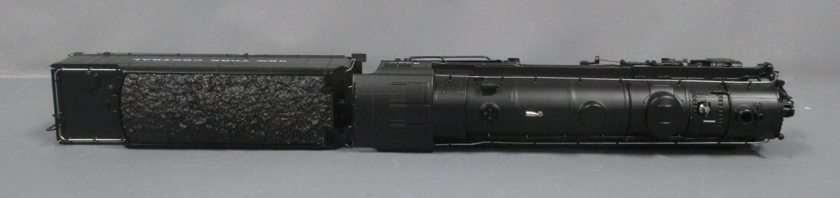 Lionel 6-18005 O NYC 4-6-4 700E Hudson Steam & Tender #5340 w/ Display Case NIB