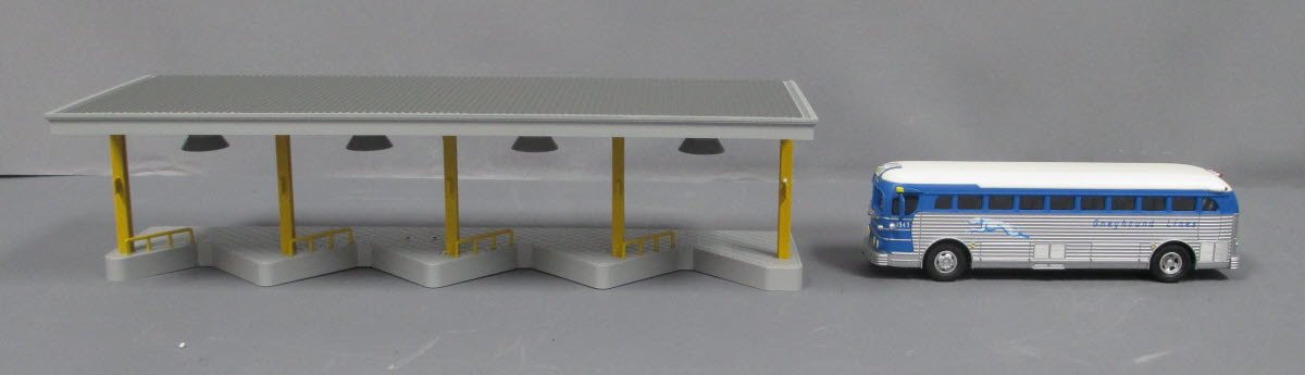 MTH 30-9040 O Gauge Assembled Greyhound Bus Station NIB