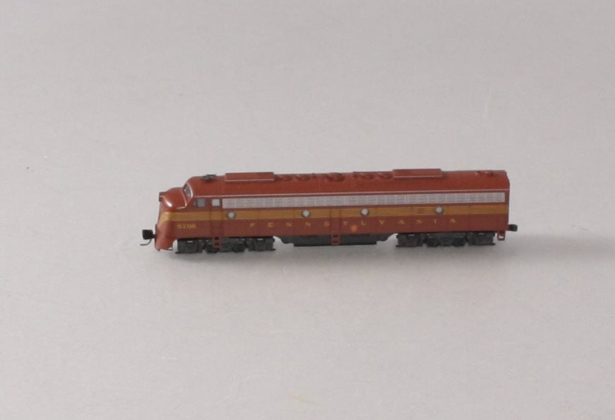 Kato 176-255 N Pennsylvania EMD E8/9 Passenger Pilot Diesel Locomotive #5706 LN/Box