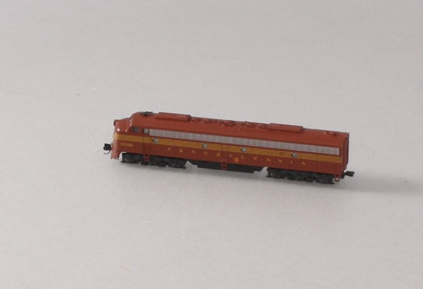 Kato 176-255 N Pennsylvania EMD E8/9 Passenger Pilot Diesel Locomotive #5706 LN/Box