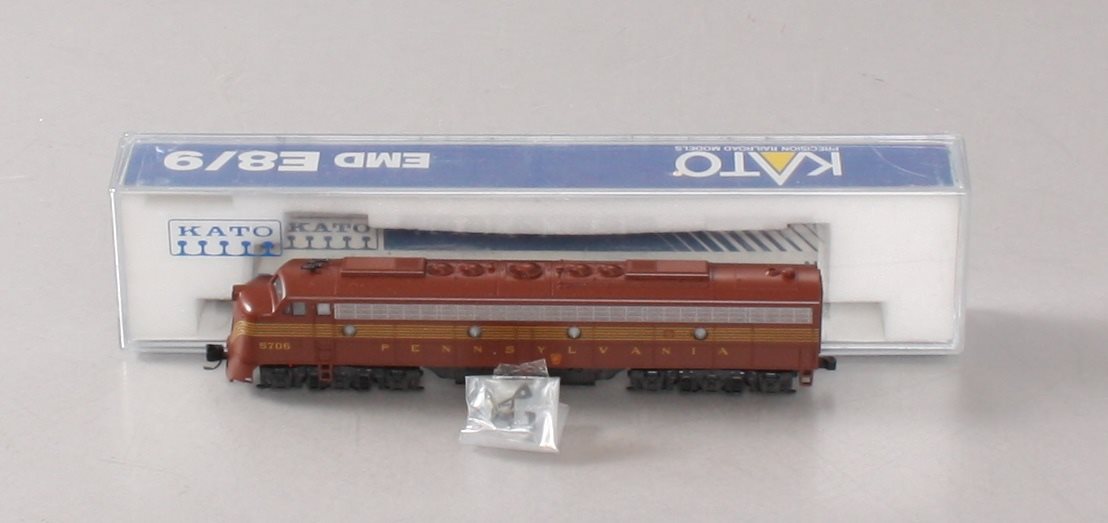Kato 176-255 N Pennsylvania EMD E8/9 Passenger Pilot Diesel Locomotive #5706 LN/Box