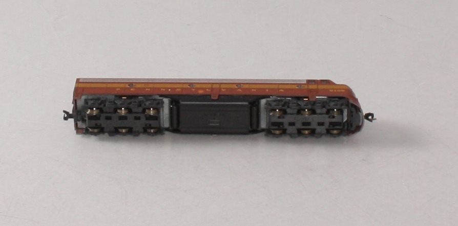 Kato 176-255 N Pennsylvania EMD E8/9 Passenger Pilot Diesel Locomotive #5706 LN/Box