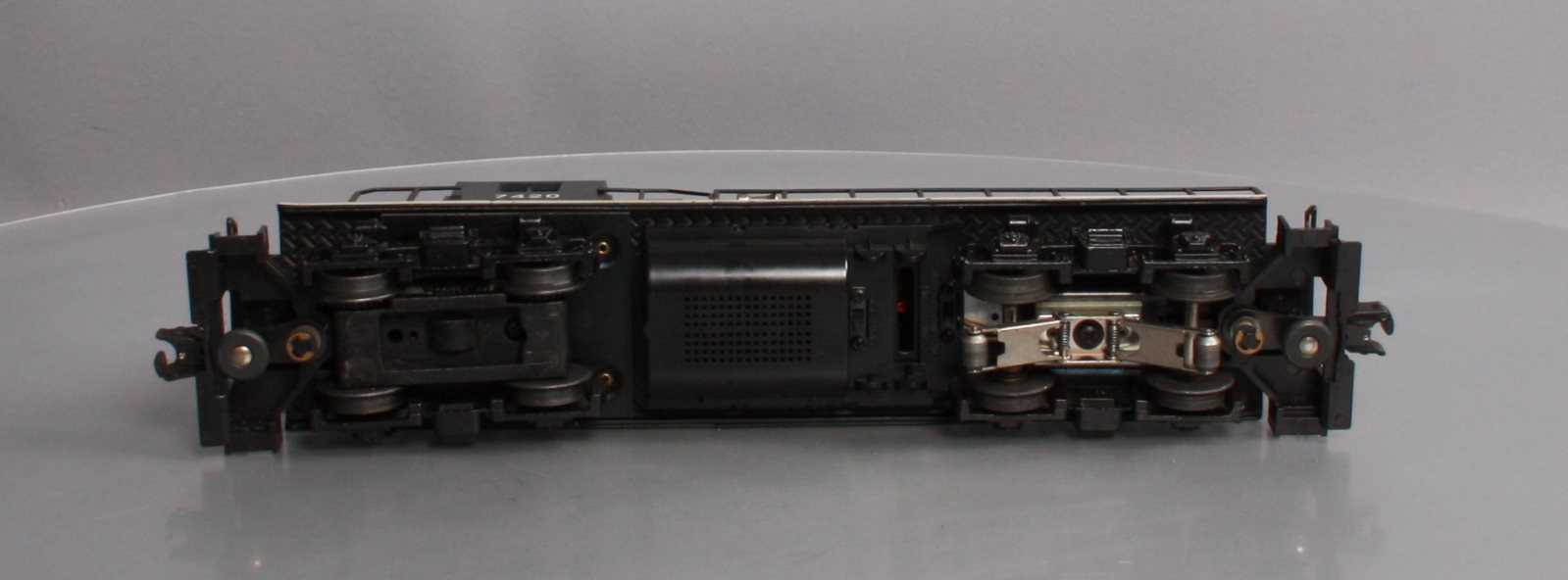 Lionel 6-18513 O Gauge New York Central GP-7 Diesel Locomotive #7420 NIB