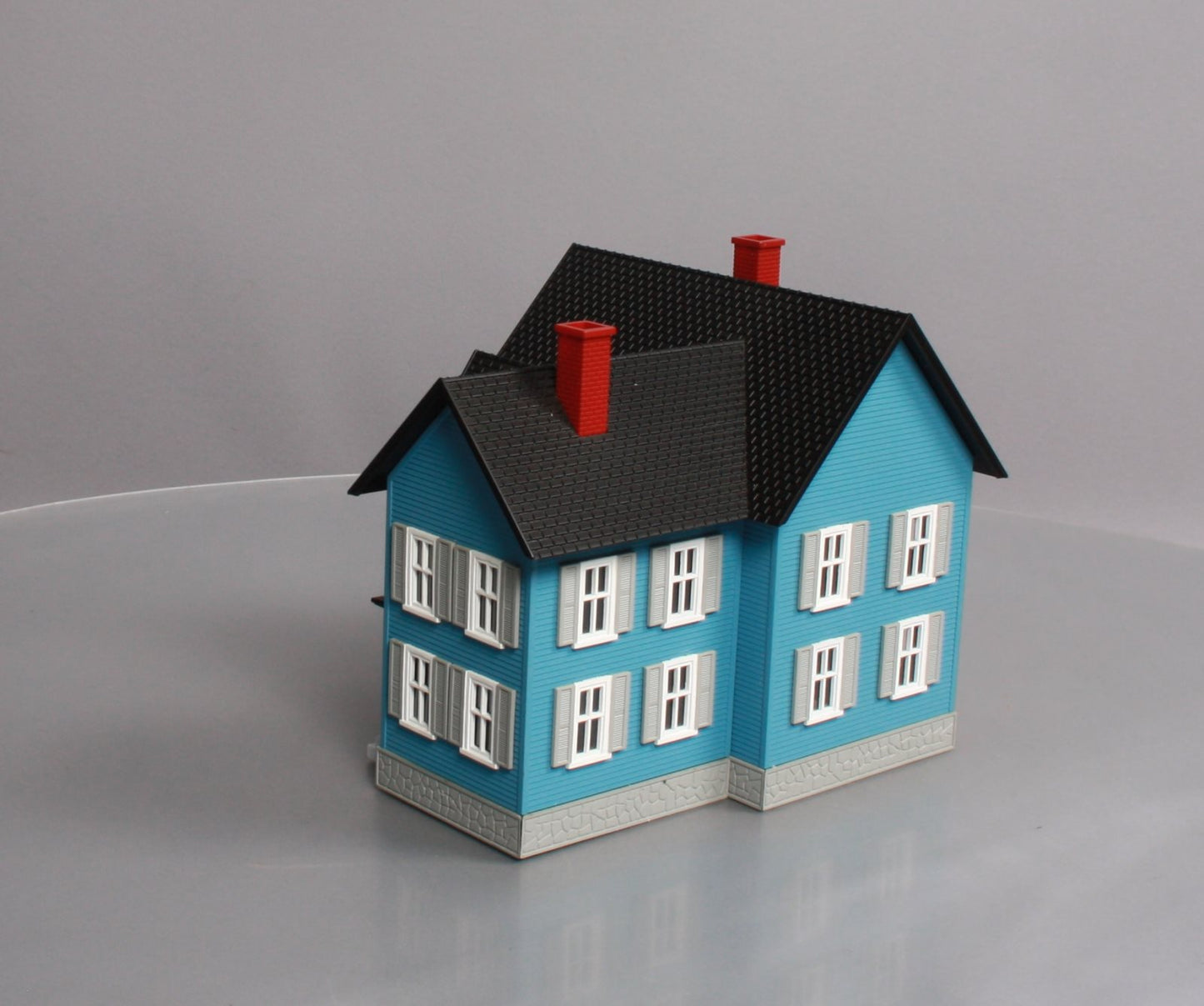 MTH 30-9046 O Gauge Assembled Farm House Blue W/Gray Shutters LN/Box