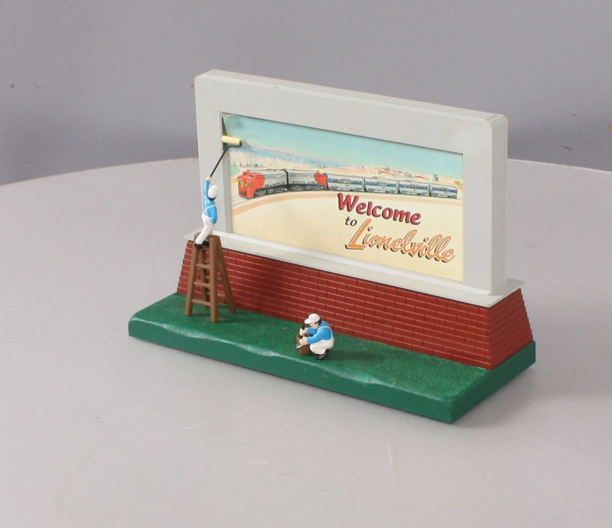 Lionel 6-14148 O Operating Billboard Sign Men Vignette LN/Box