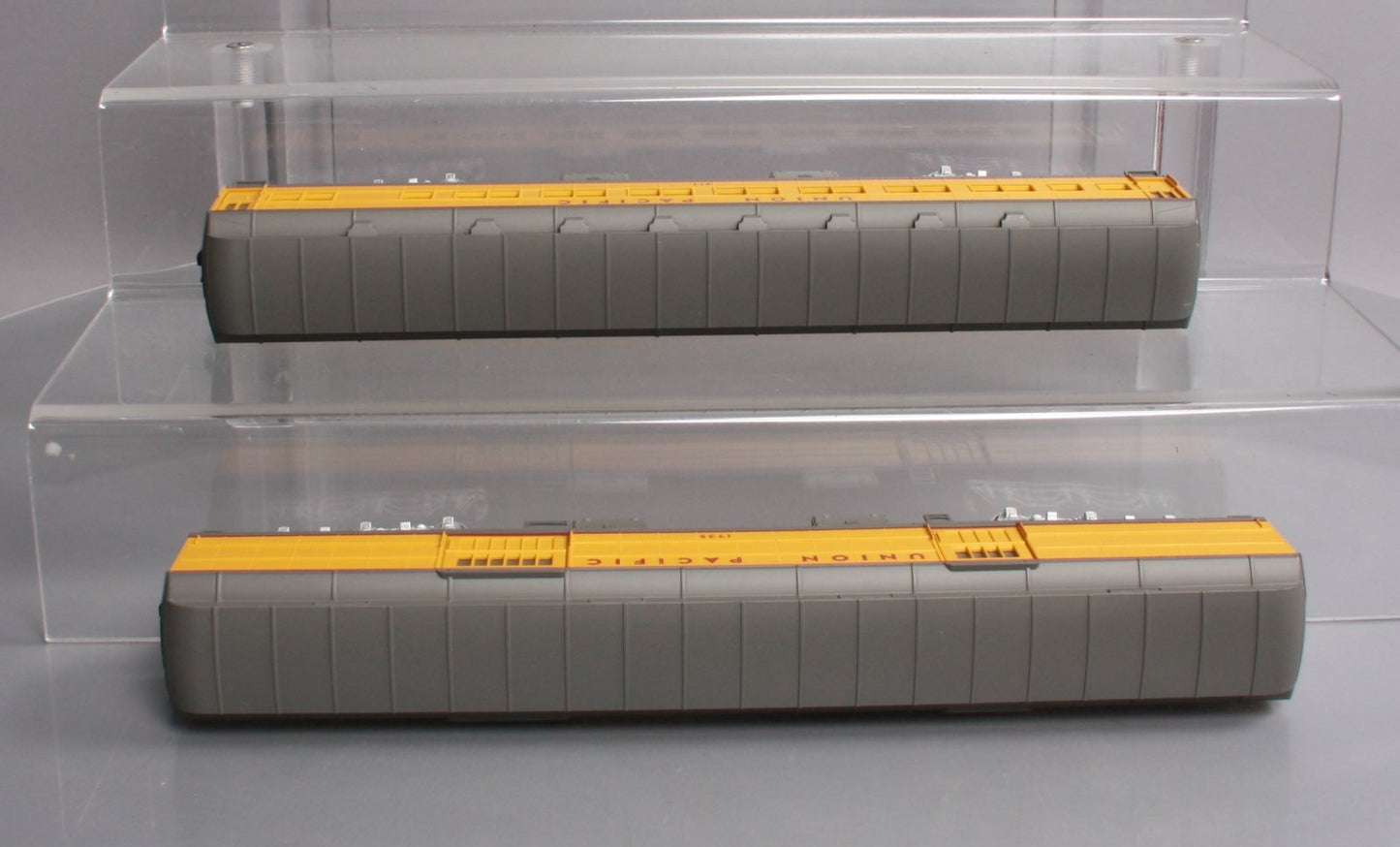 American Flyer 6-48983 S Union Pacific Heavyweight Passenger Cars (Set of 2) LN/Box