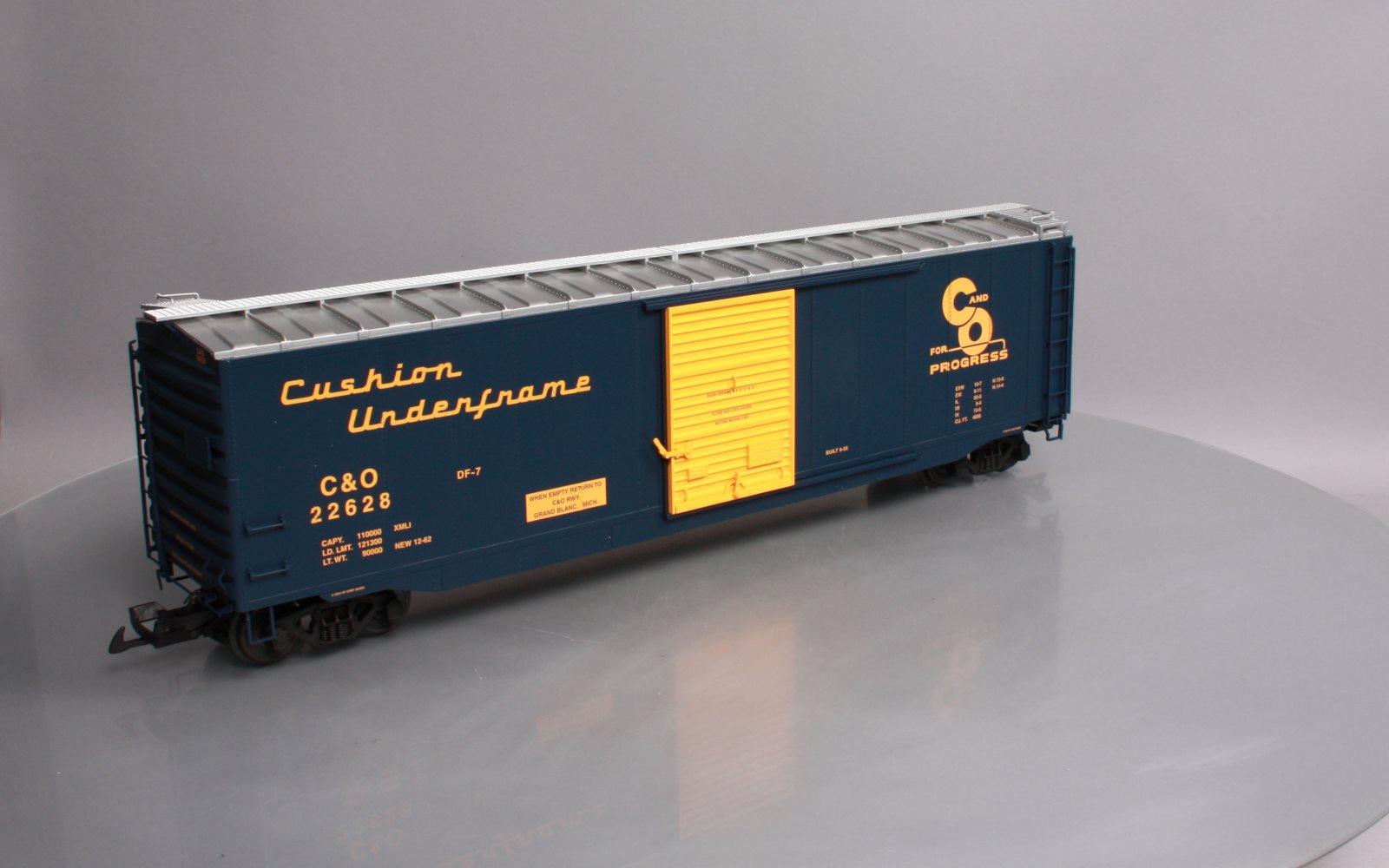 USA Trains 19306A G Chesapeake & Ohio 50' Boxcar