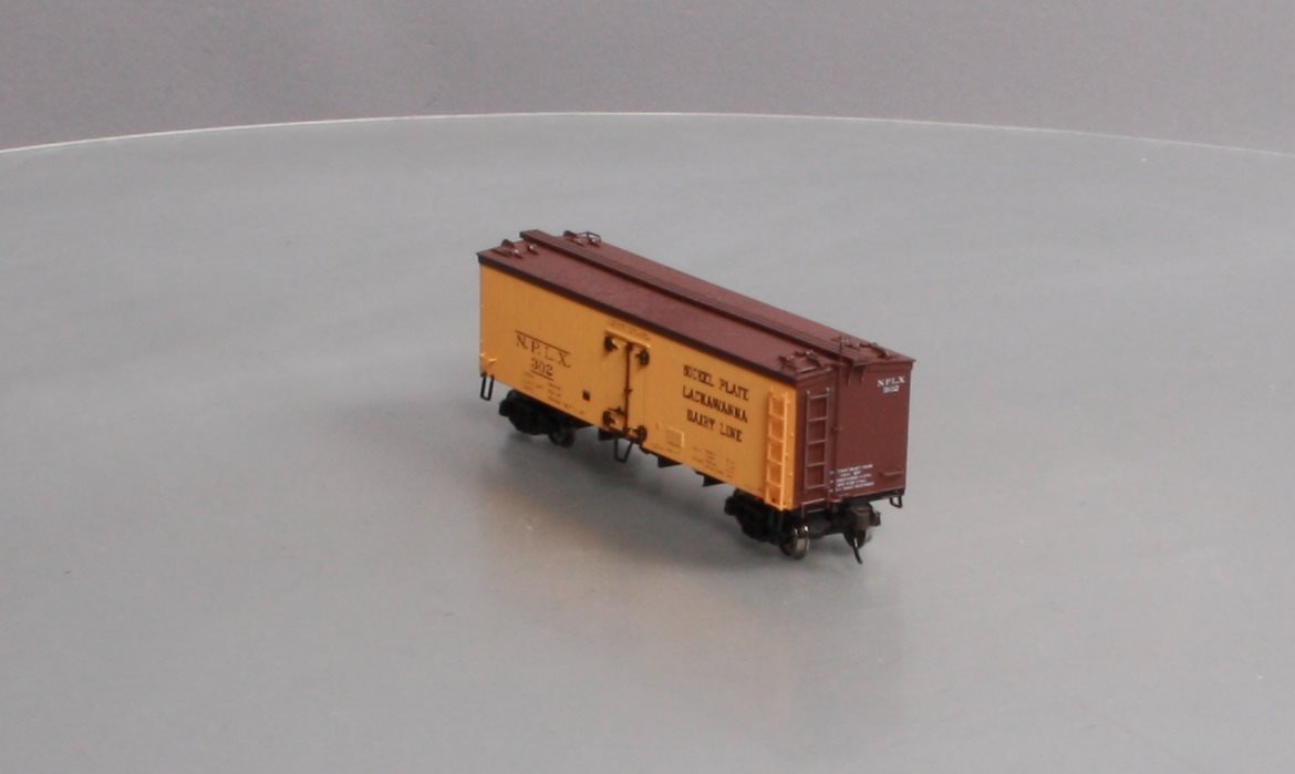 Atlas 6113-3 Nickel Plate DLW 36' Wood Reefer #302