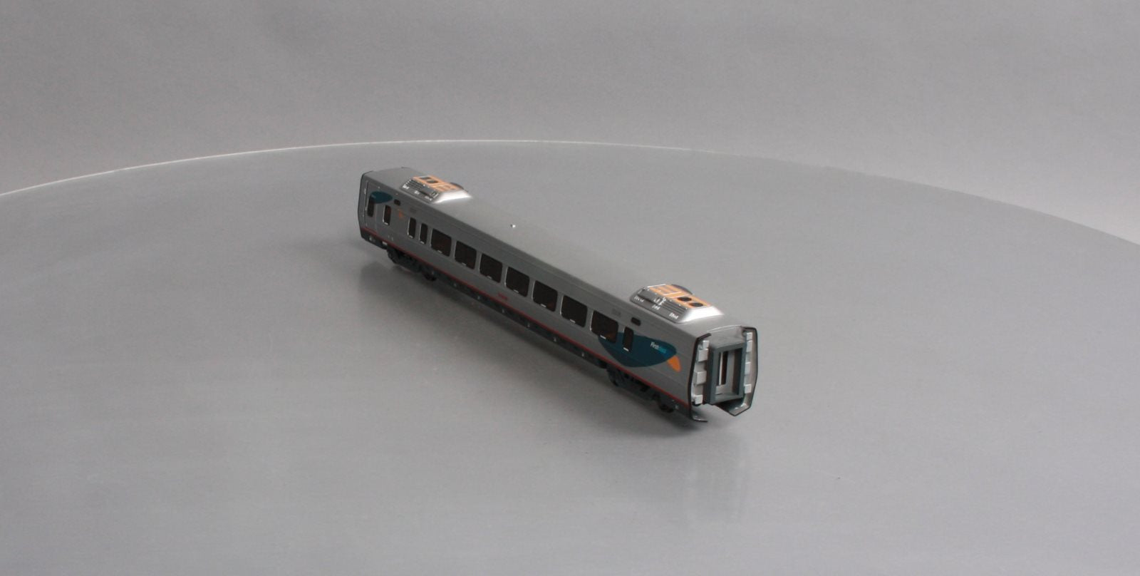 特価 Amtrak Scale HO 89942 Bachmann Acela #3208 Car Class 1st ディスプレイ