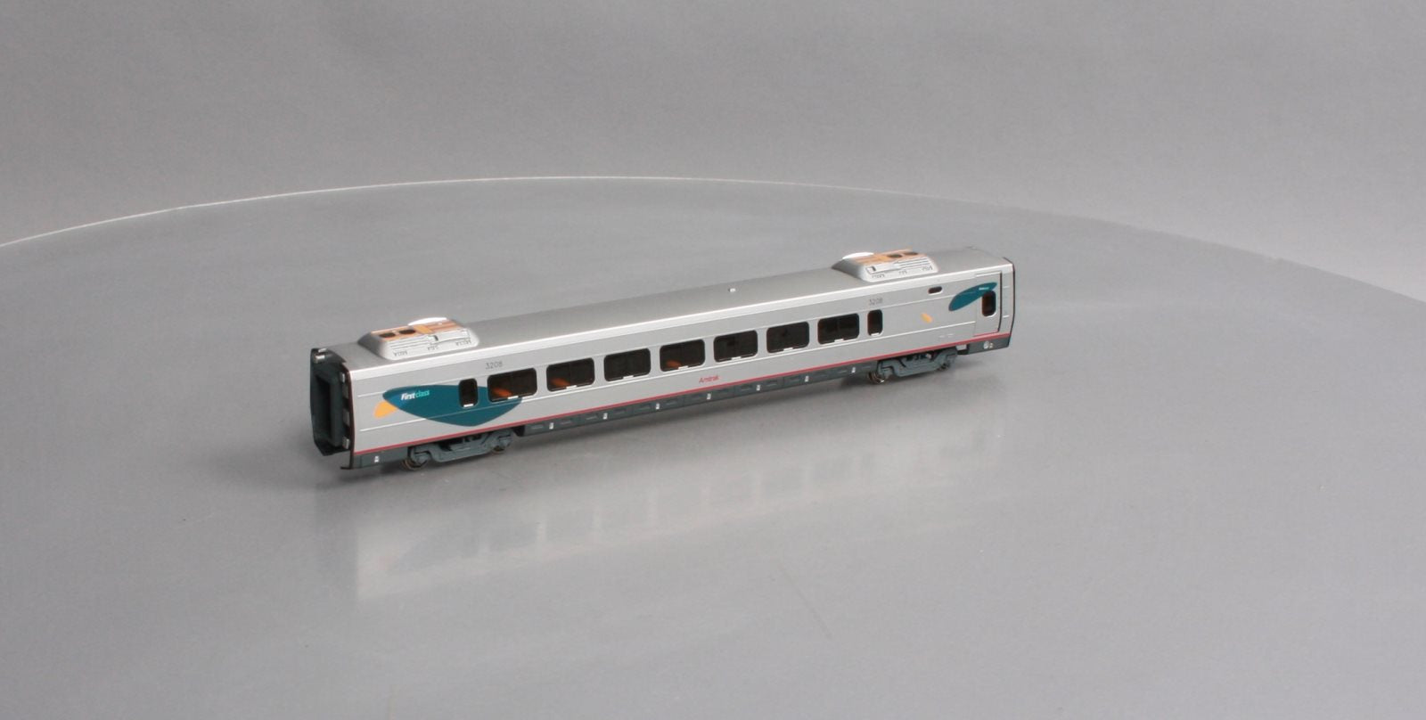 Bachmann 89942 HO Scale Amtrak Acela 1st Class Car #3208