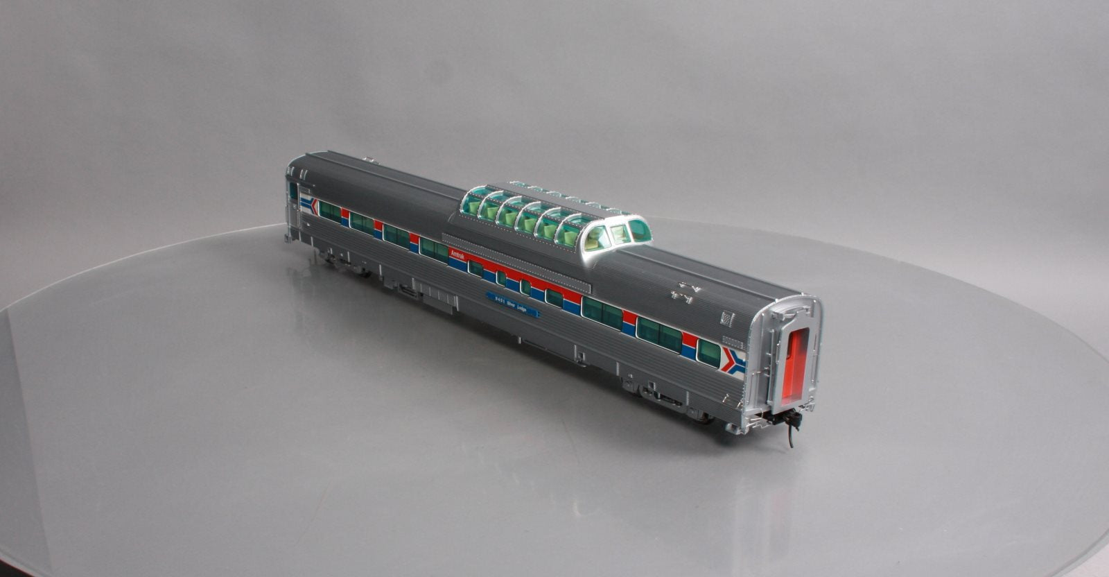 Atlas 30021541-1 Amtrak Streamlined Dome Chair Car w/o Conductor's Window