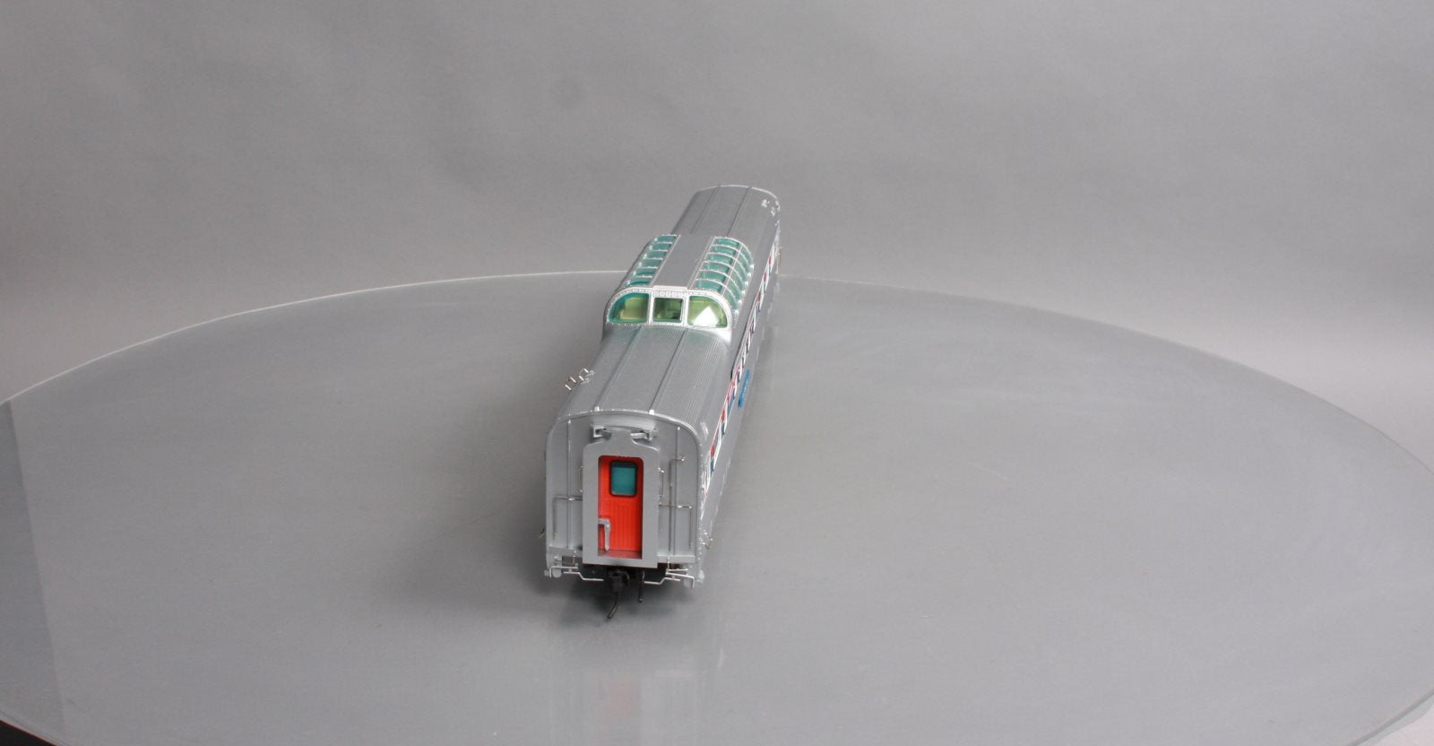 Atlas 30021541-1 Amtrak Streamlined Dome Chair Car w/o Conductor's Window