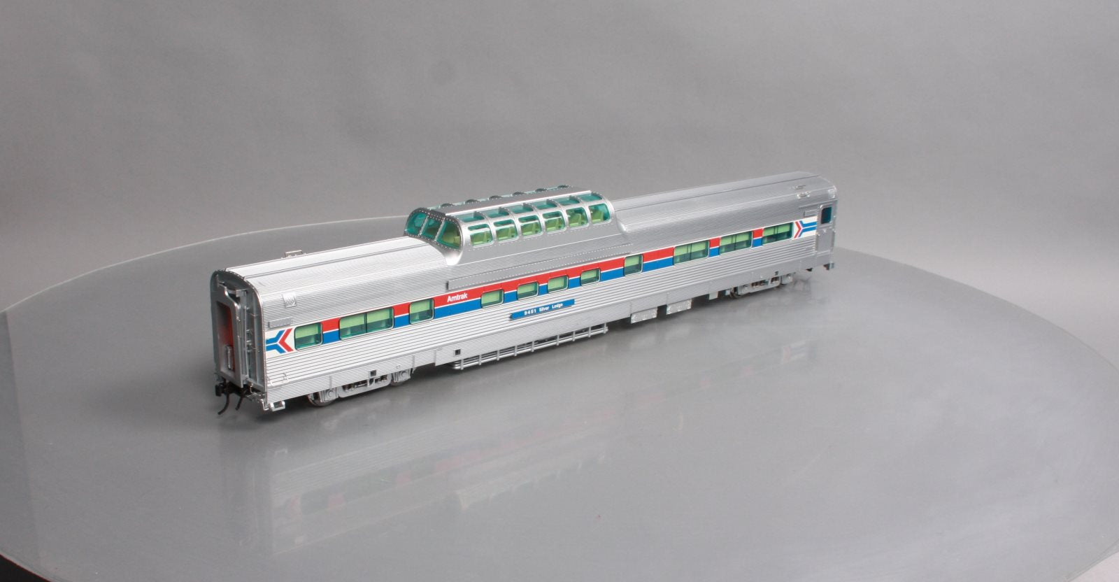 Atlas 30021541-1 Amtrak Streamlined Dome Chair Car w/o Conductor's Window
