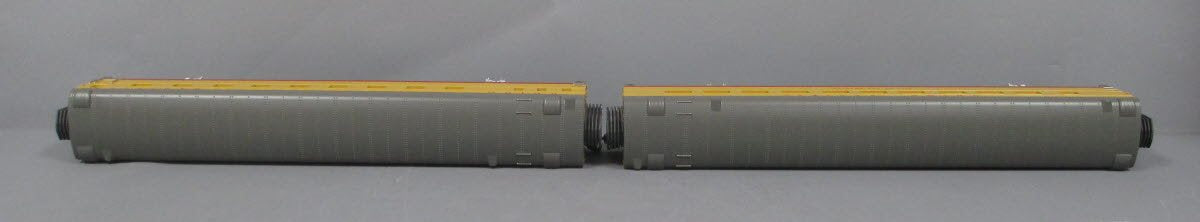 MTH 20-6638 O UP 70' Streamlined Sleeper/Diner Passenger Car Set (Set of 2) EX/Box