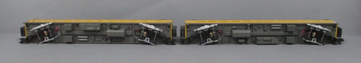 MTH 20-6638 O UP 70' Streamlined Sleeper/Diner Passenger Car Set (Set of 2) EX/Box
