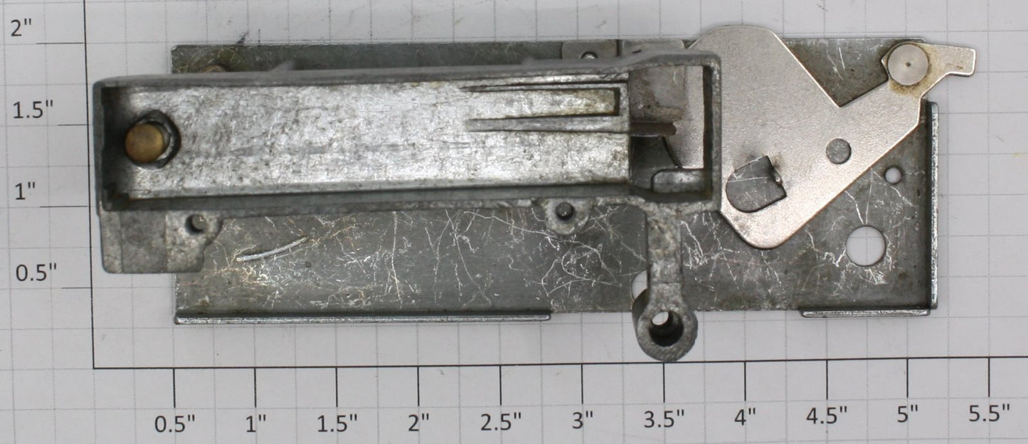 Lionel 3472-33 Milk Car Metal Base Plate with Chute