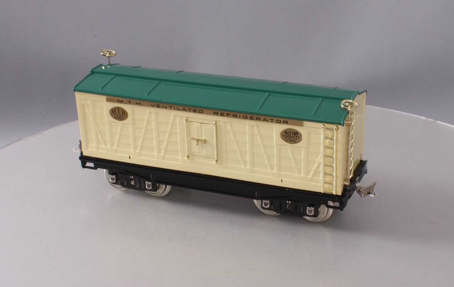 MTH 10-205 Std. Gauge 214R Ivory & Peacock Refrigerator Car with Brass Trim