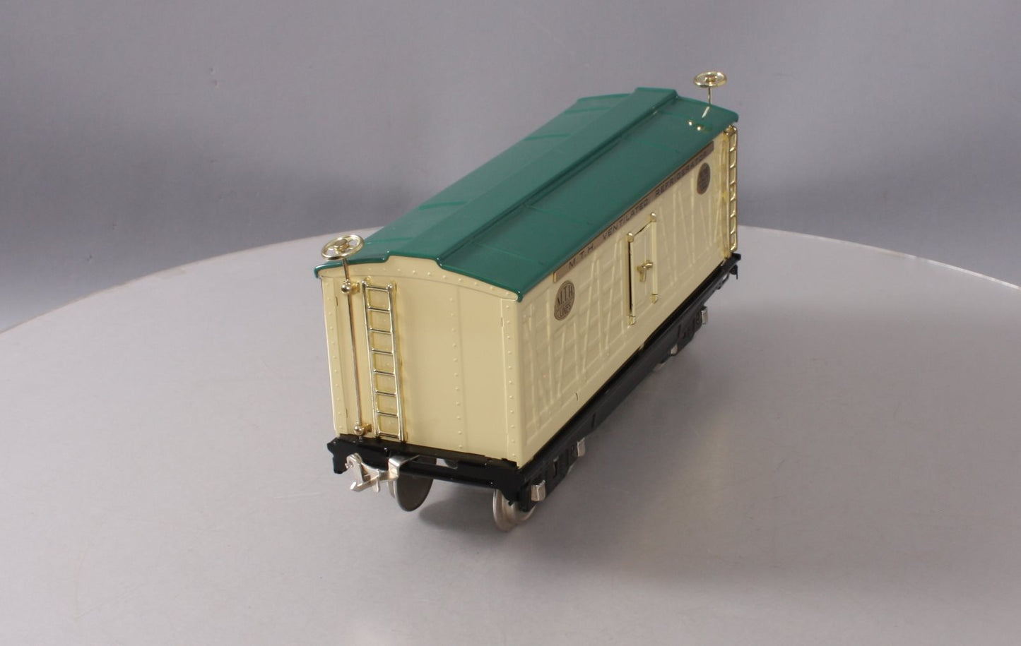MTH 10-205 Std. Gauge 214R Ivory & Peacock Refrigerator Car with Brass Trim