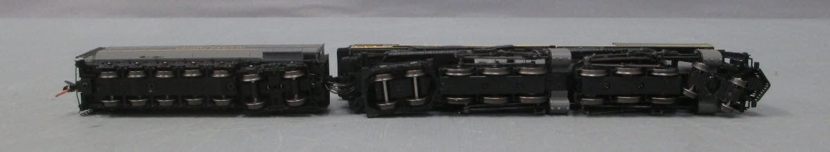 Athearn 11813 N Union Pacific Challenger 4-6-6-4 Locomotive & Tender #3983 LN/Box