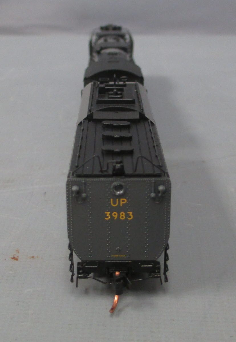 Athearn 11813 N Union Pacific Challenger 4-6-6-4 Locomotive & Tender #3983 LN/Box