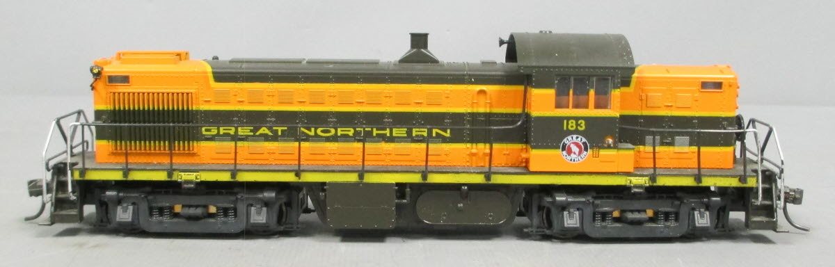 Kato HO Great Northern Diesel Locomotive #183 EX