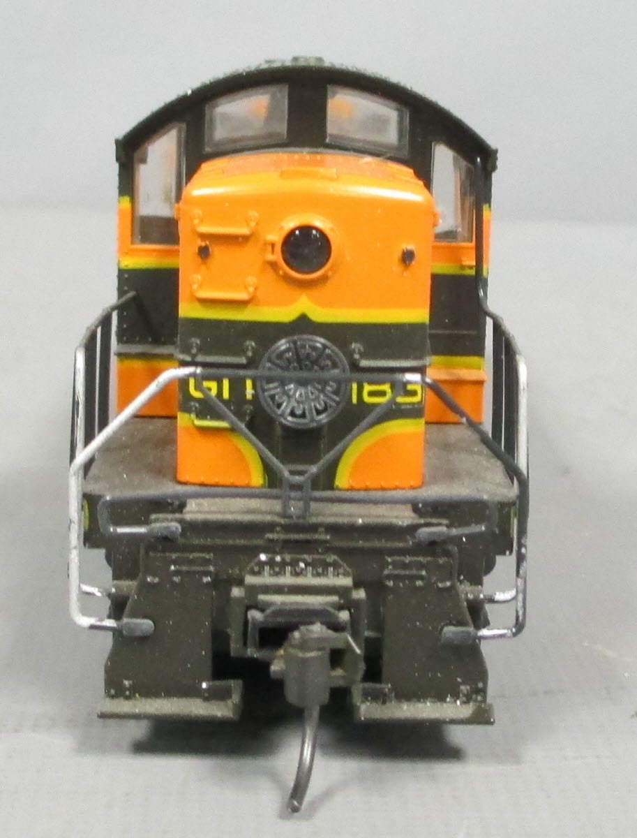 Kato HO Great Northern Diesel Locomotive #183 EX
