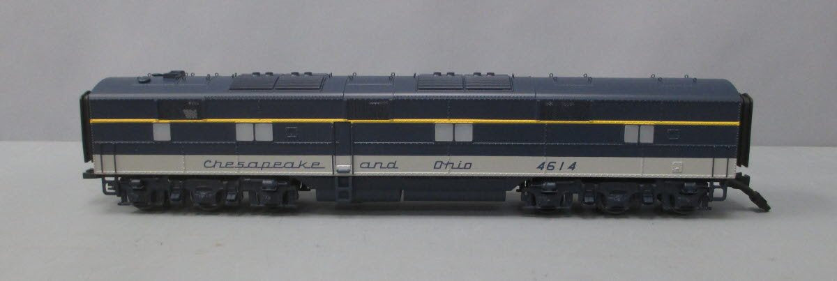 MTH 20-2544-3 Chesapeake & Ohio E-6 B-Unit Non-Powered Diesel Engine #4614 NIB