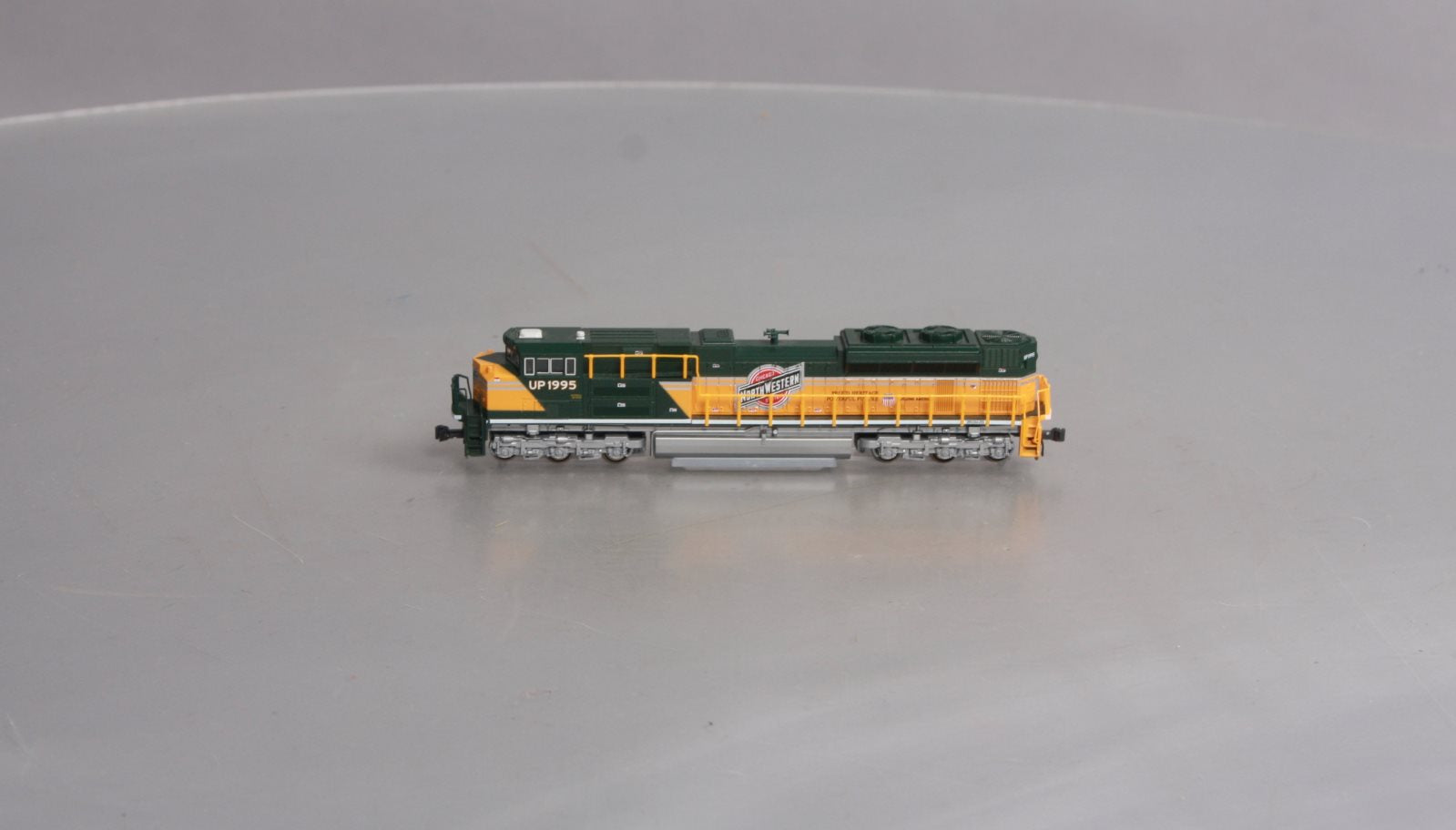 Kato 176-8407 N Scale UP Heritage/C&NW SD70ACe Diesel Loco #1995 w DCC LN/Box