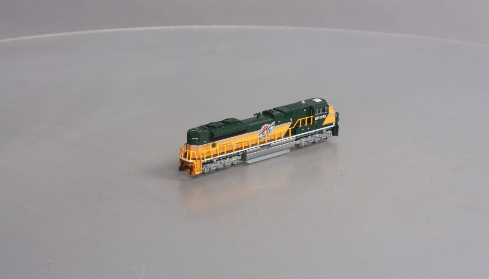 Kato 176-8407 N Scale UP Heritage/C&NW SD70ACe Diesel Loco #1995 w DCC LN/Box