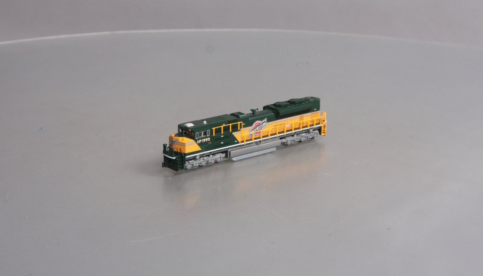 Kato 176-8407 N Scale UP Heritage/C&NW SD70ACe Diesel Loco #1995 w DCC LN/Box