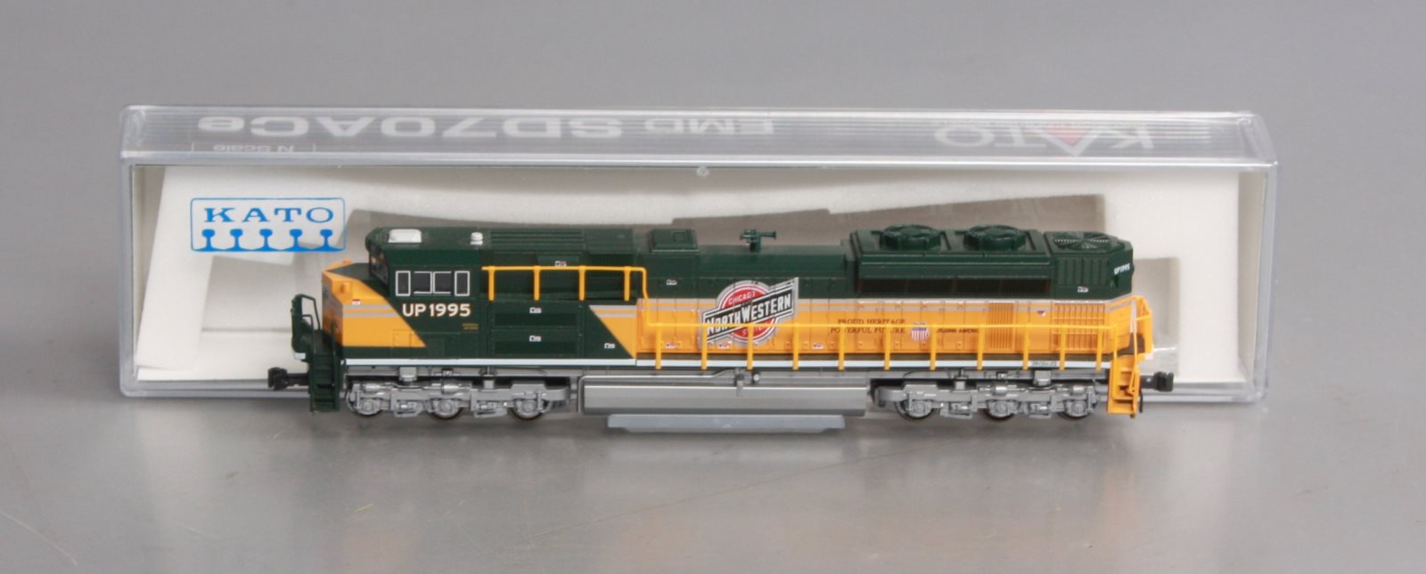 Kato 176-8407 N Scale UP Heritage/C&NW SD70ACe Diesel Loco #1995 w DCC LN/Box