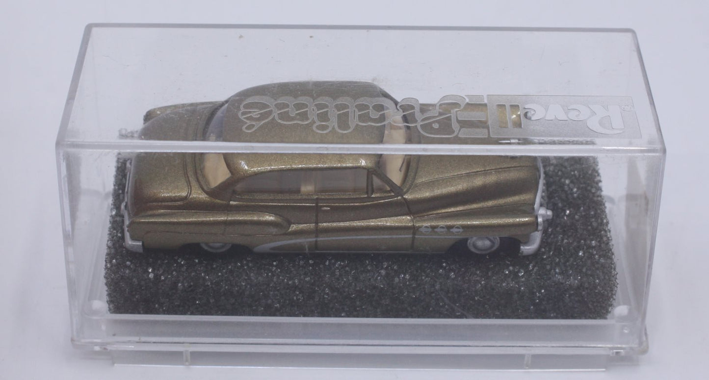 Praline 84704 HO Gold Metalic Buick Limousine