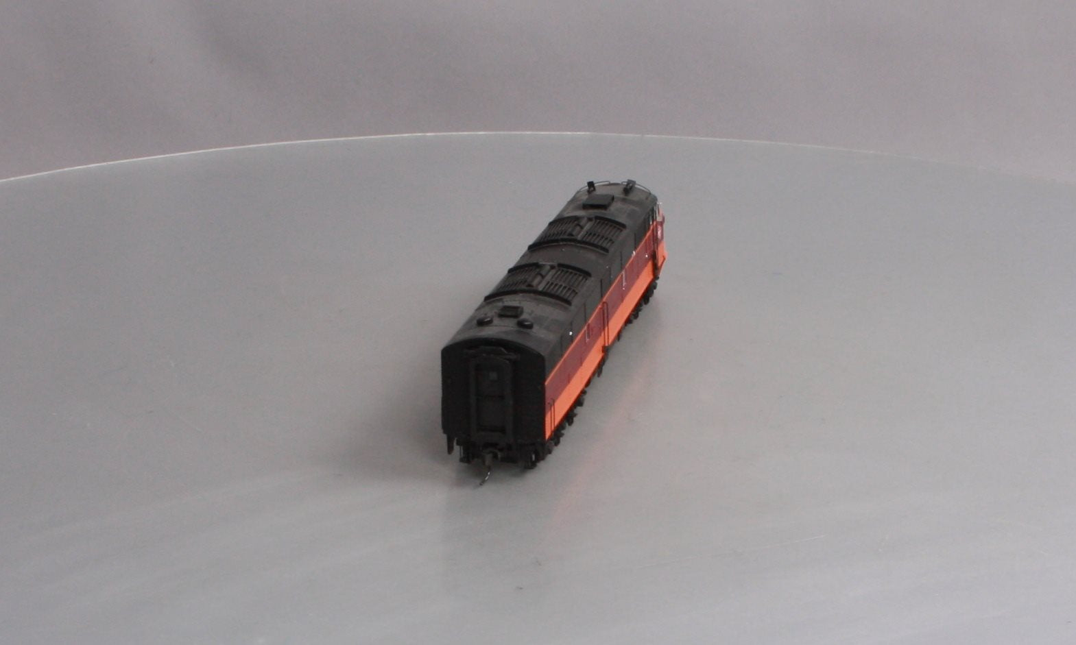 Proto 2000 920-40950 Milwaukee Road E7 A Diesel Locomotive #18-A with Sound LN/Box