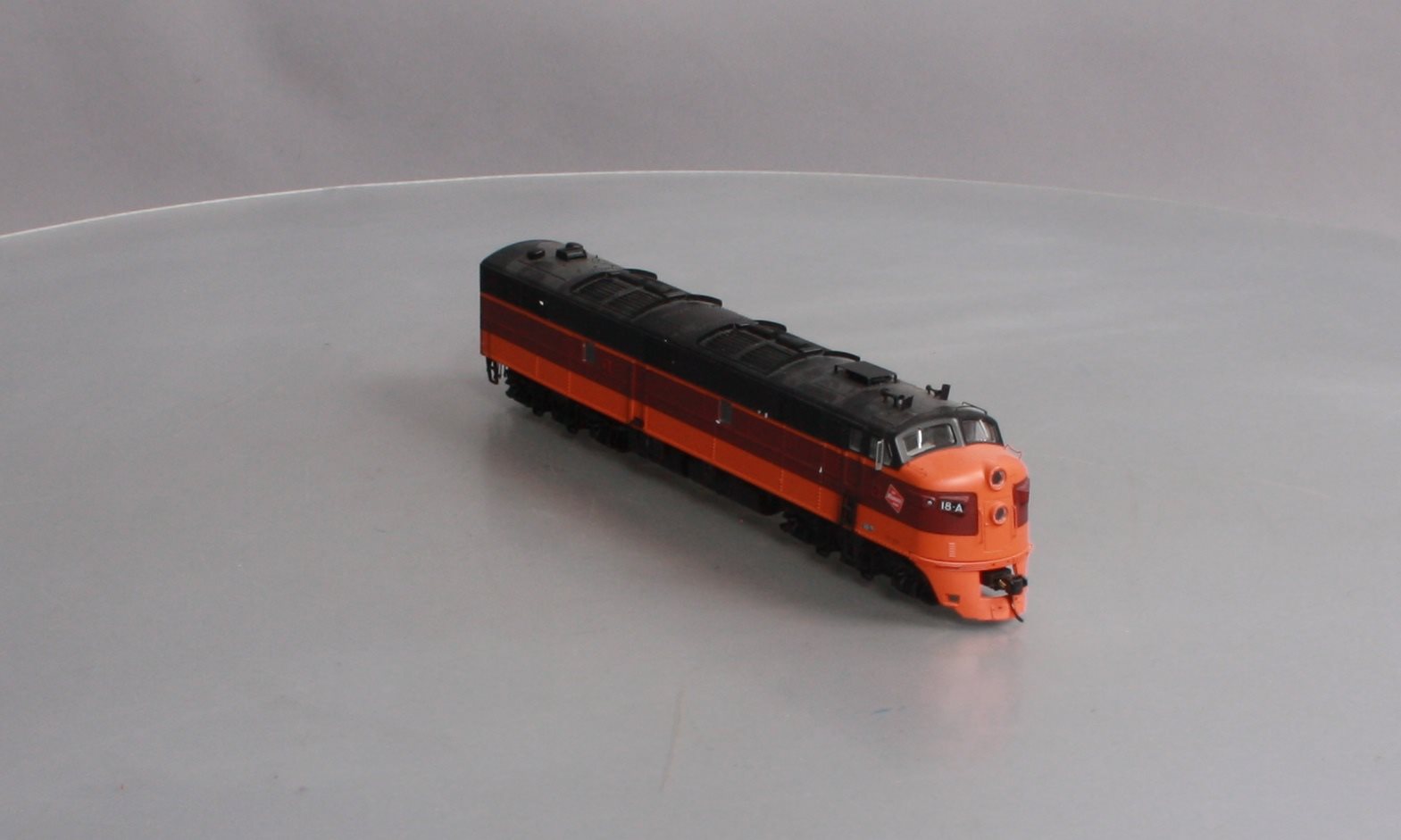 Proto 2000 920-40950 Milwaukee Road E7 A Diesel Locomotive #18-A with Sound LN/Box