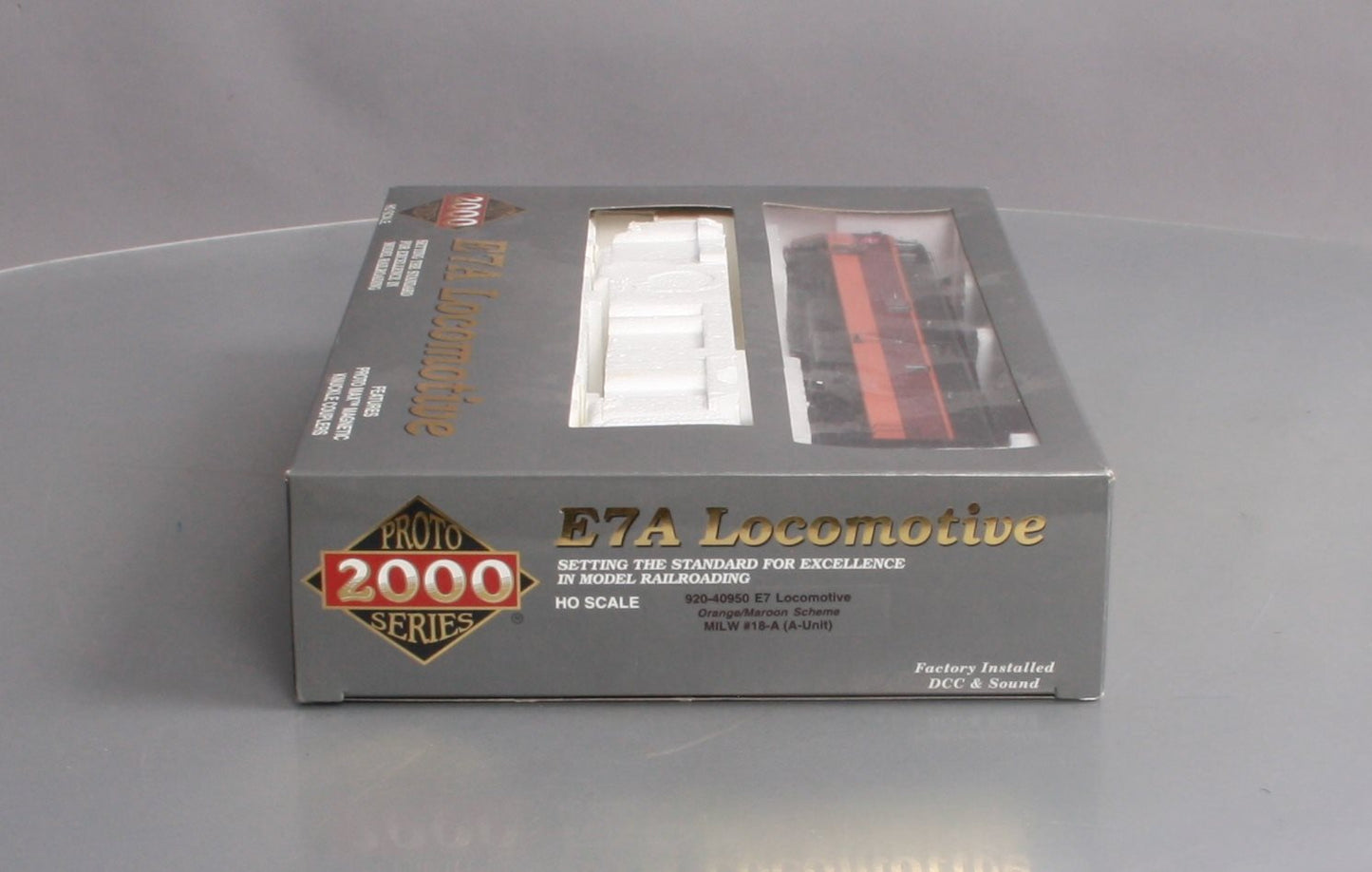 Proto 2000 920-40950 Milwaukee Road E7 A Diesel Locomotive #18-A with Sound LN/Box