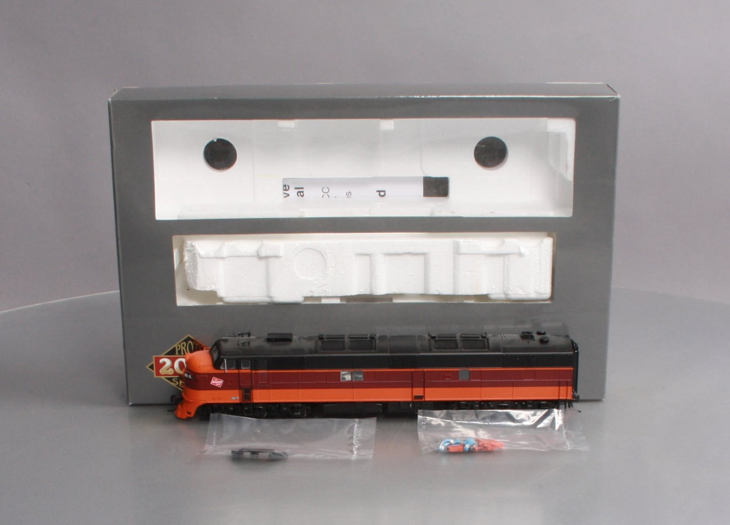 Proto 2000 920-40950 Milwaukee Road E7 A Diesel Locomotive #18-A with Sound LN/Box