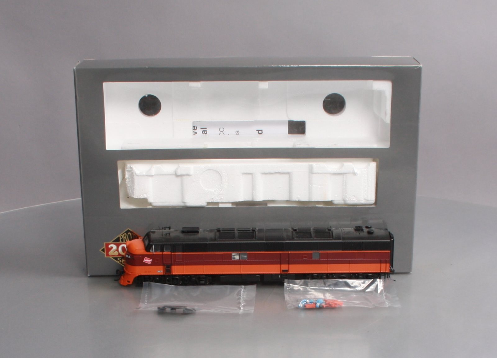 Proto 2000 920-40950 Milwaukee Road E7 A Diesel Locomotive #18-A with Sound LN/Box