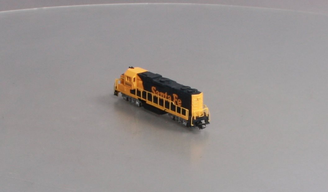 Life Like 7843 N Scale Santa Fe GP38-2 Diesel Locomotive #3500