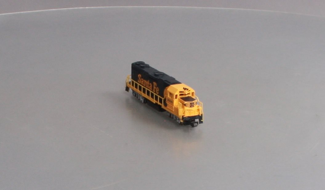 Life Like 7843 N Scale Santa Fe GP38-2 Diesel Locomotive #3500