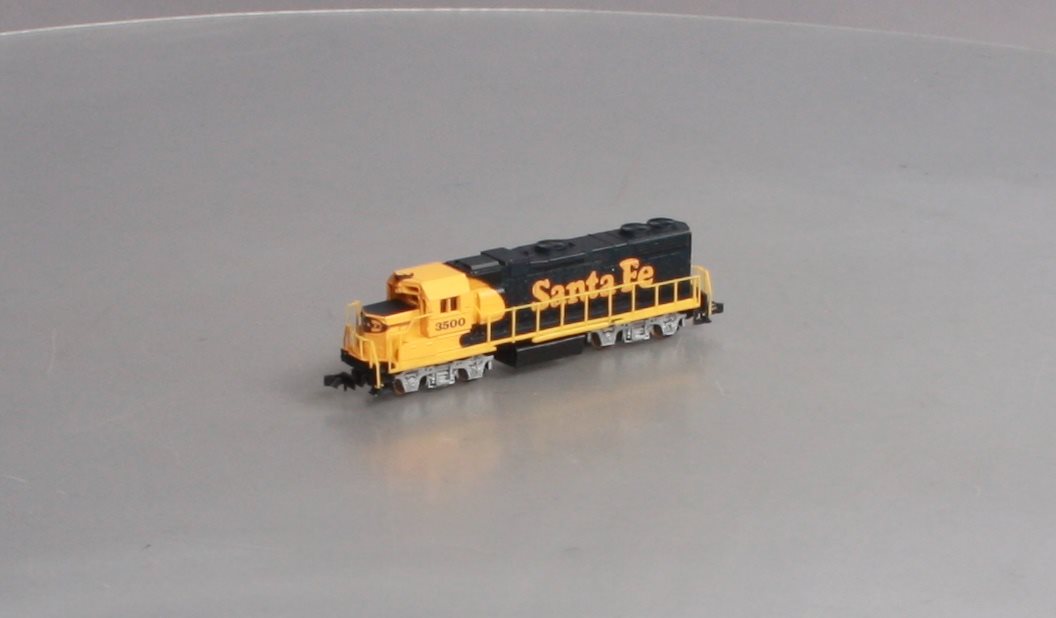 Life Like 7843 N Scale Santa Fe GP38-2 Diesel Locomotive #3500